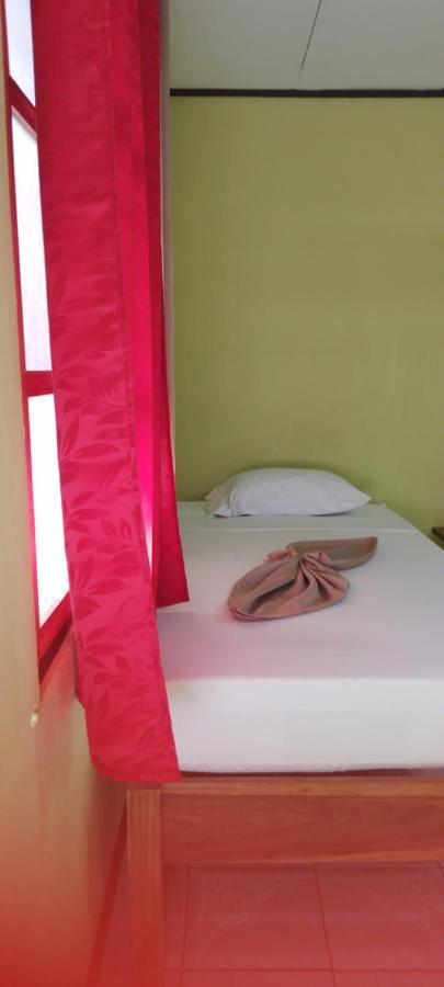 Cabinas Smith Cahuita Exteriör bild