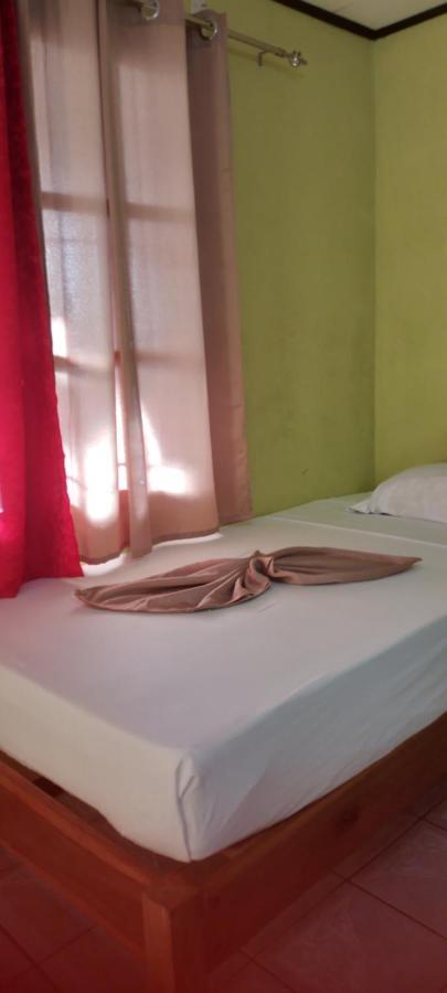 Cabinas Smith Cahuita Exteriör bild