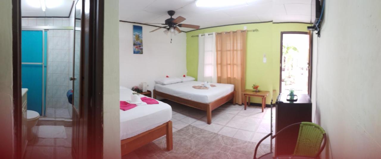 Cabinas Smith Cahuita Exteriör bild