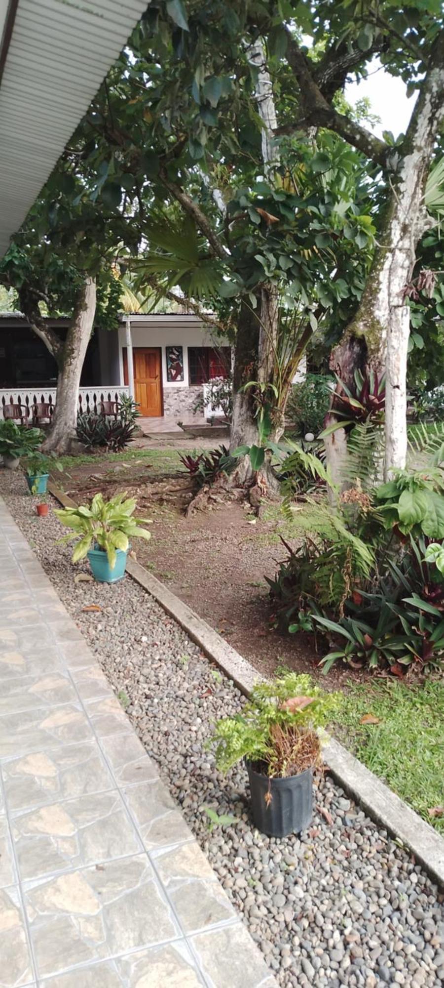 Cabinas Smith Cahuita Exteriör bild