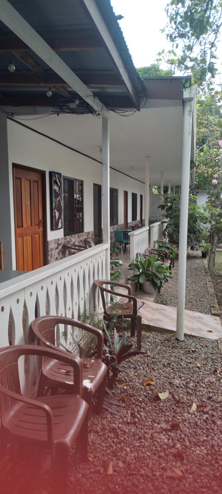 Cabinas Smith Cahuita Exteriör bild