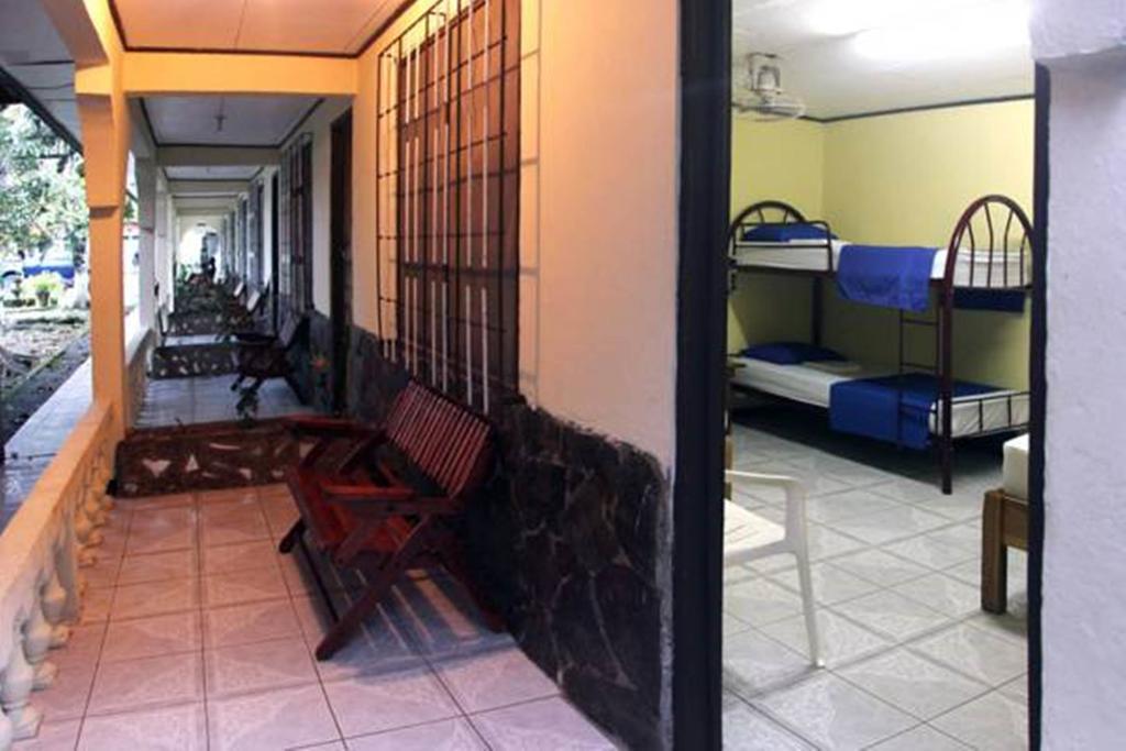 Cabinas Smith Cahuita Exteriör bild